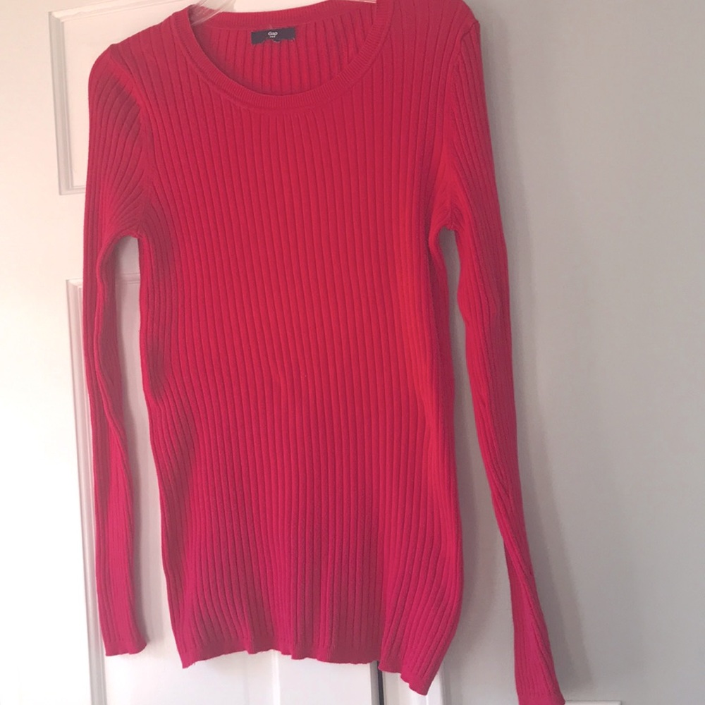 Dark pink pretty sweater!